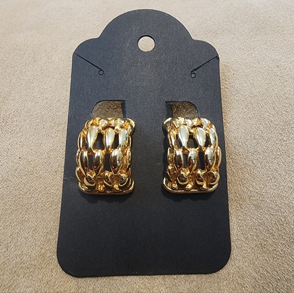 Vintage Gold Tone Half-Hoop Clip-On Earrings Basket-weave Openwork Chain Link